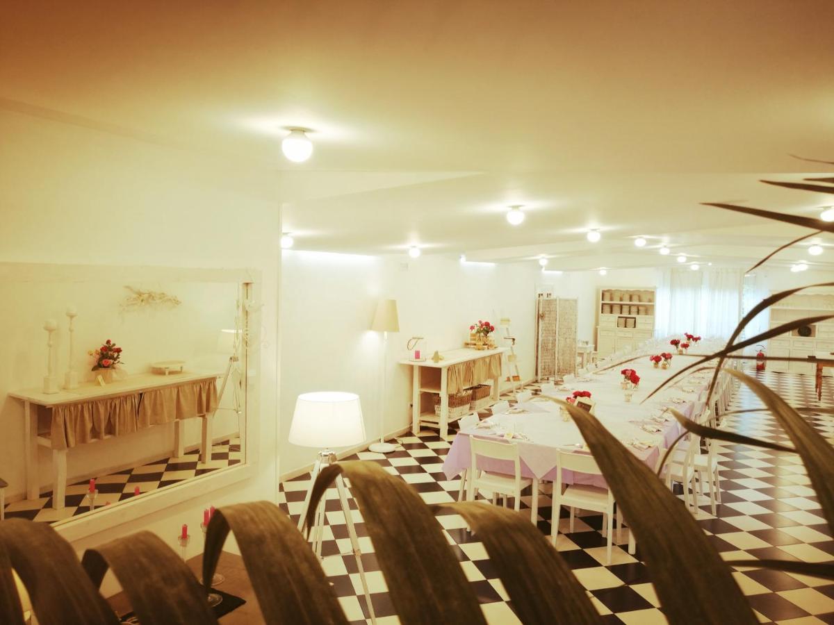 Hotel Petit Silvi Marina Buitenkant foto